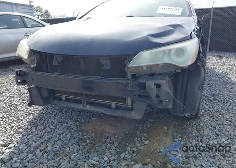 2015 Toyota Camry Le z USA, uszkodzony, nr VIN 4T4BF1FK7FR483852